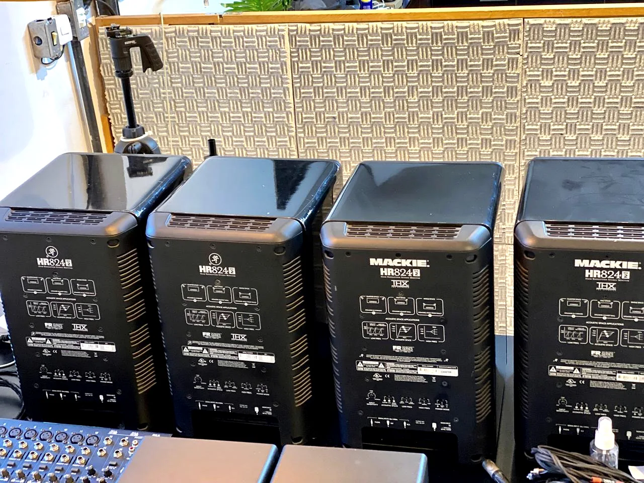 Monitor de Referência Mackie HR824mk2 Studio Usado à Venda
