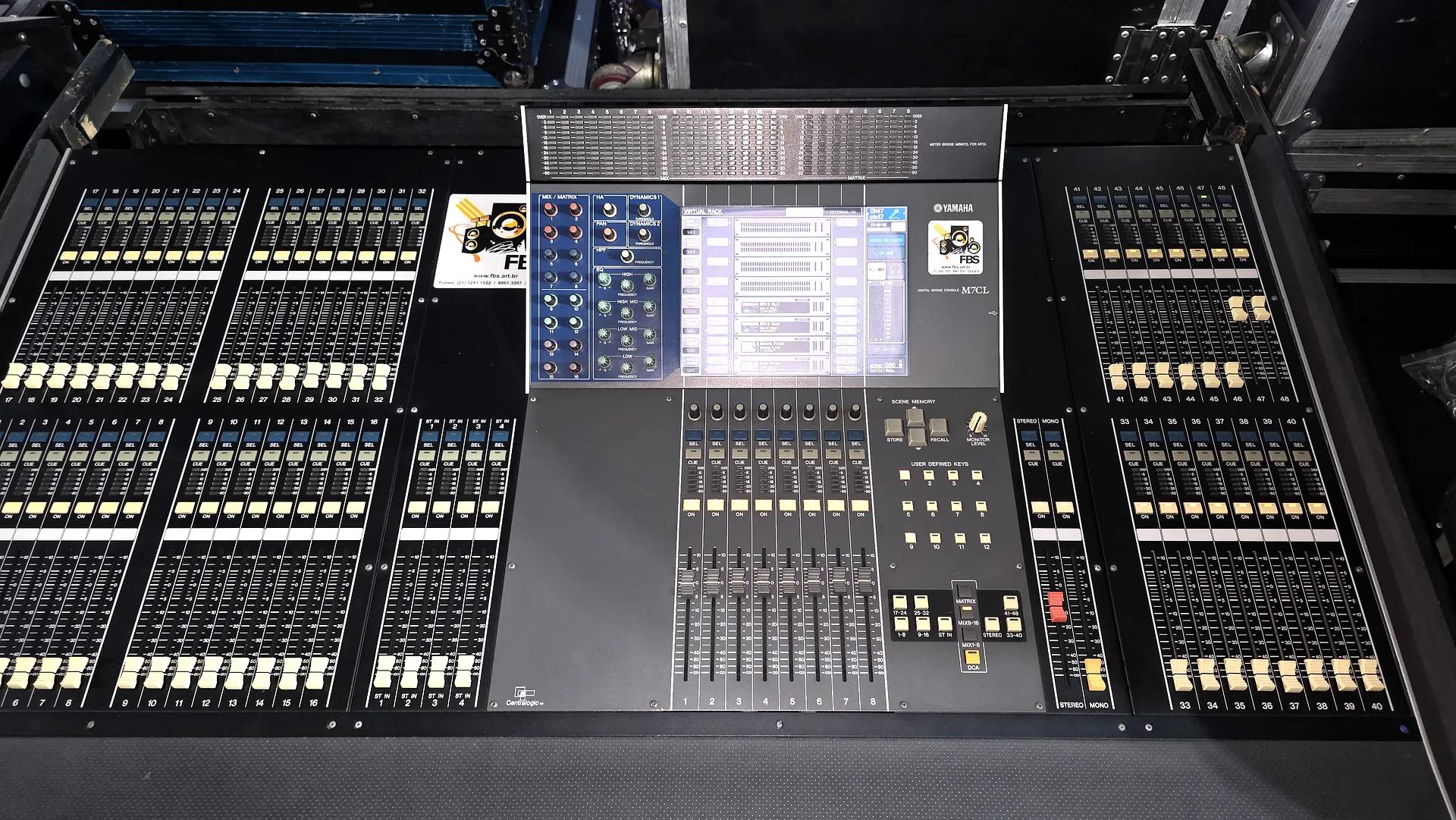 Mesa Digital Yamaha M7CL Usada à Venda - Equipamento Profissional