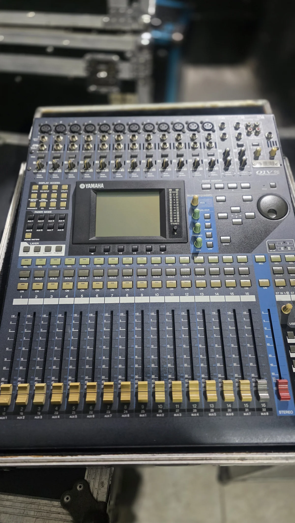 Mesa Digital Yamaha 01v96 VCM Usada à Venda - FBS Sonorização